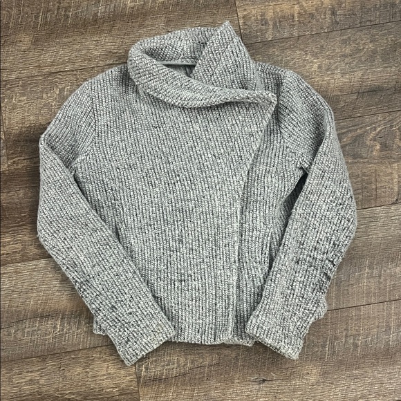 Cupcakes & Cashmere Gray Women's Cardigan - Picture 3 of 9